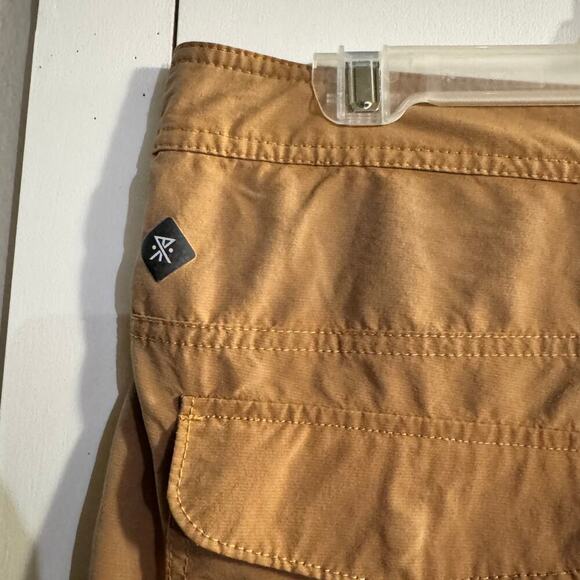 Roark Men's Layover 2.0 Brown Short Pockets Outdoors Gorpcore Size 33 - Picture 7 of 8